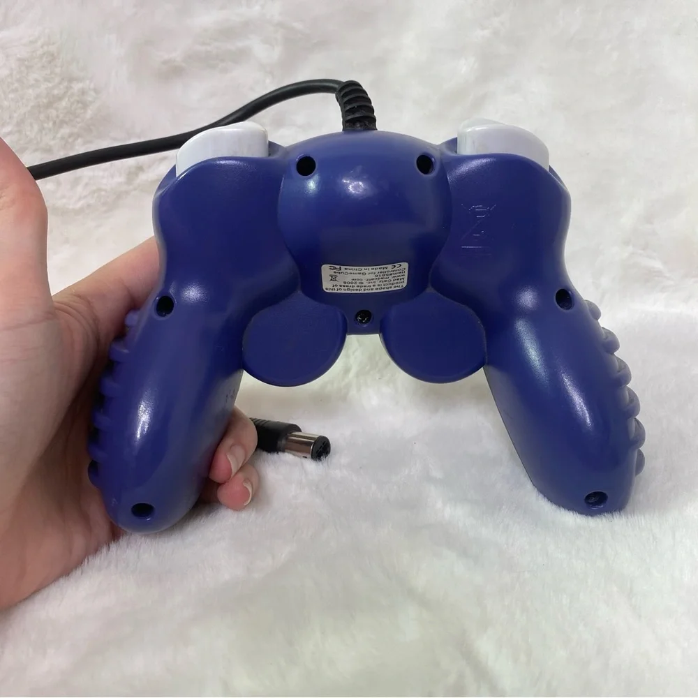 MadCatz GameCube purple Nintendo controller